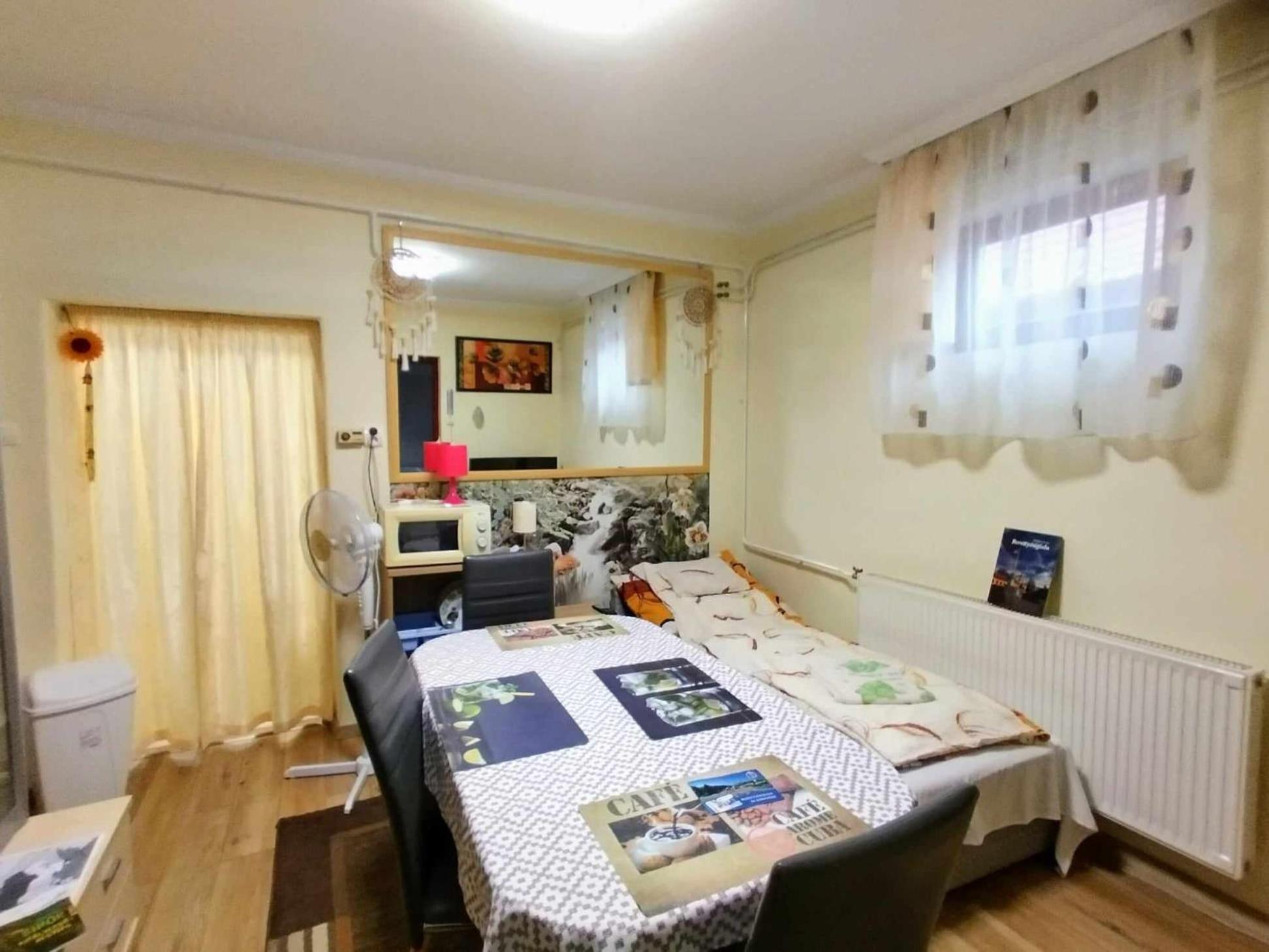 דירות Berettyóújfalu Bundik Vendeghaz מראה חיצוני תמונה