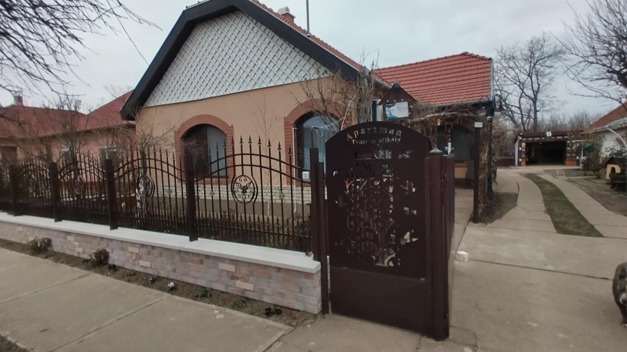 דירות Berettyóújfalu Bundik Vendeghaz מראה חיצוני תמונה